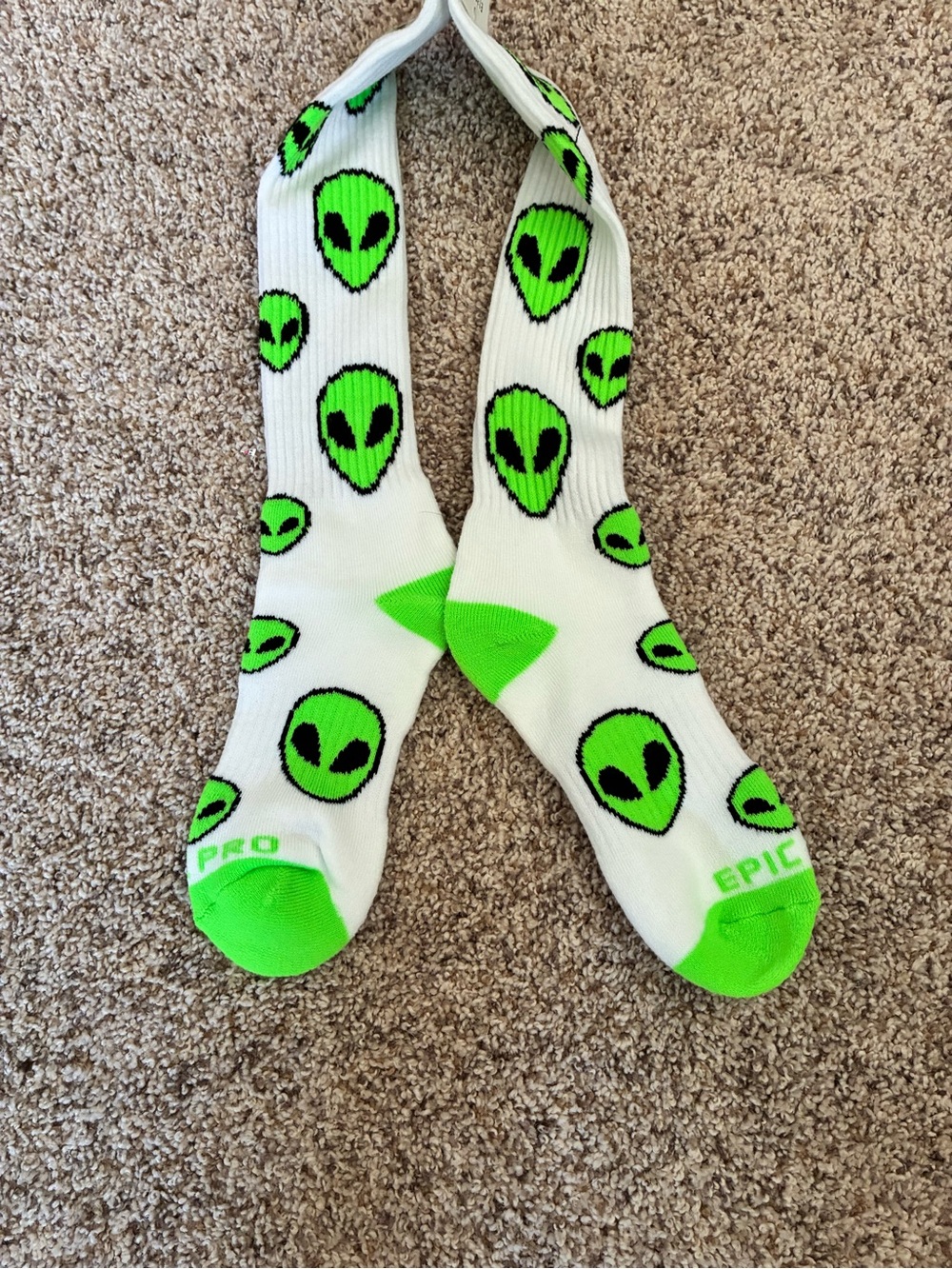 👽 Epic Pro Alien Crew Socks - Neon Green & White (Pair) NWT